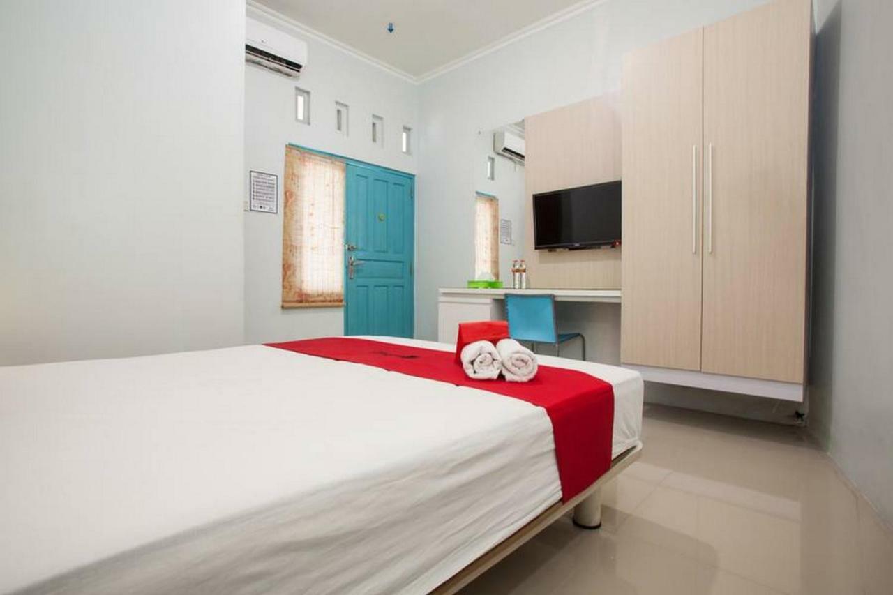 Reddoorz Syariah At Kartohardjo Madiun Hotel Buitenkant foto