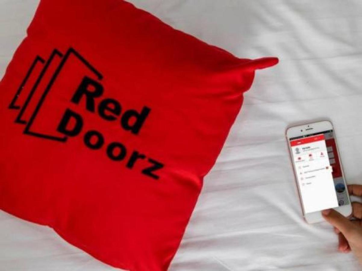 Reddoorz Syariah At Kartohardjo Madiun Hotel Buitenkant foto